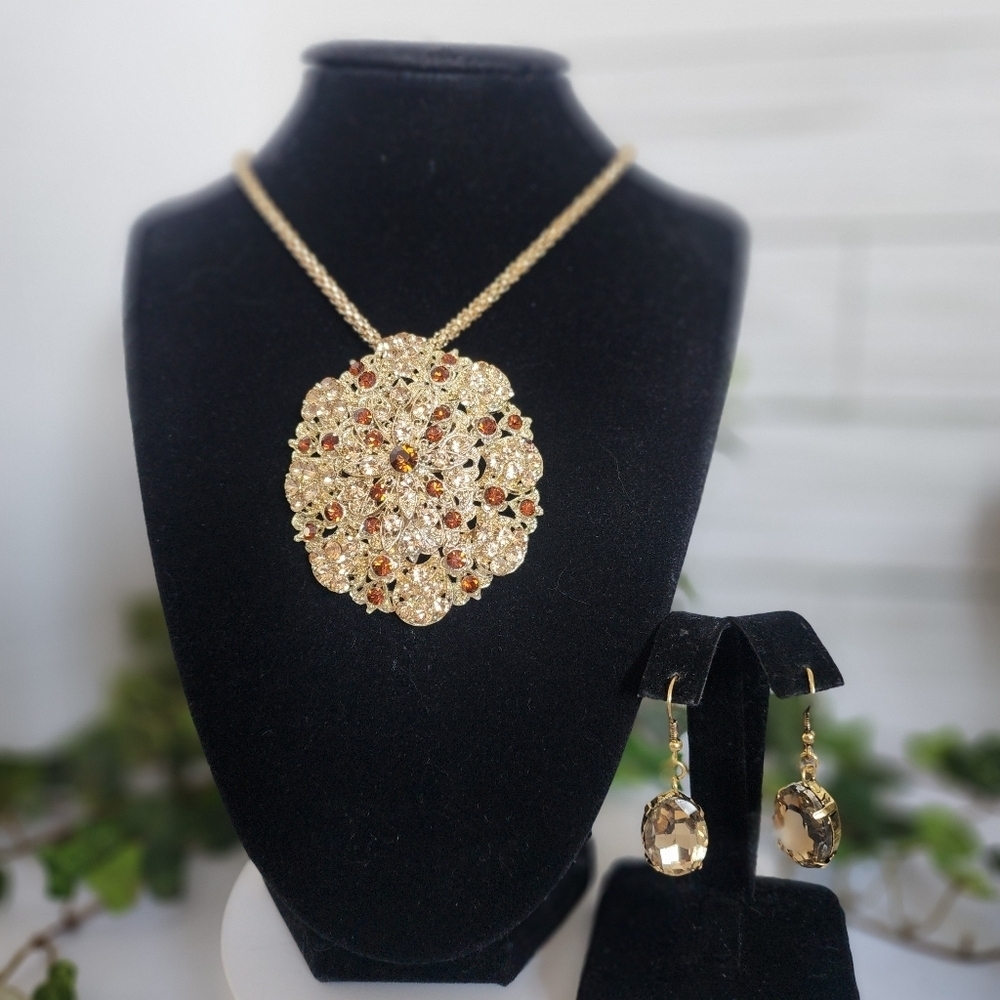 Gold Ornate Statement Brooch Pin / Pendant Necklace with Earrings Set
